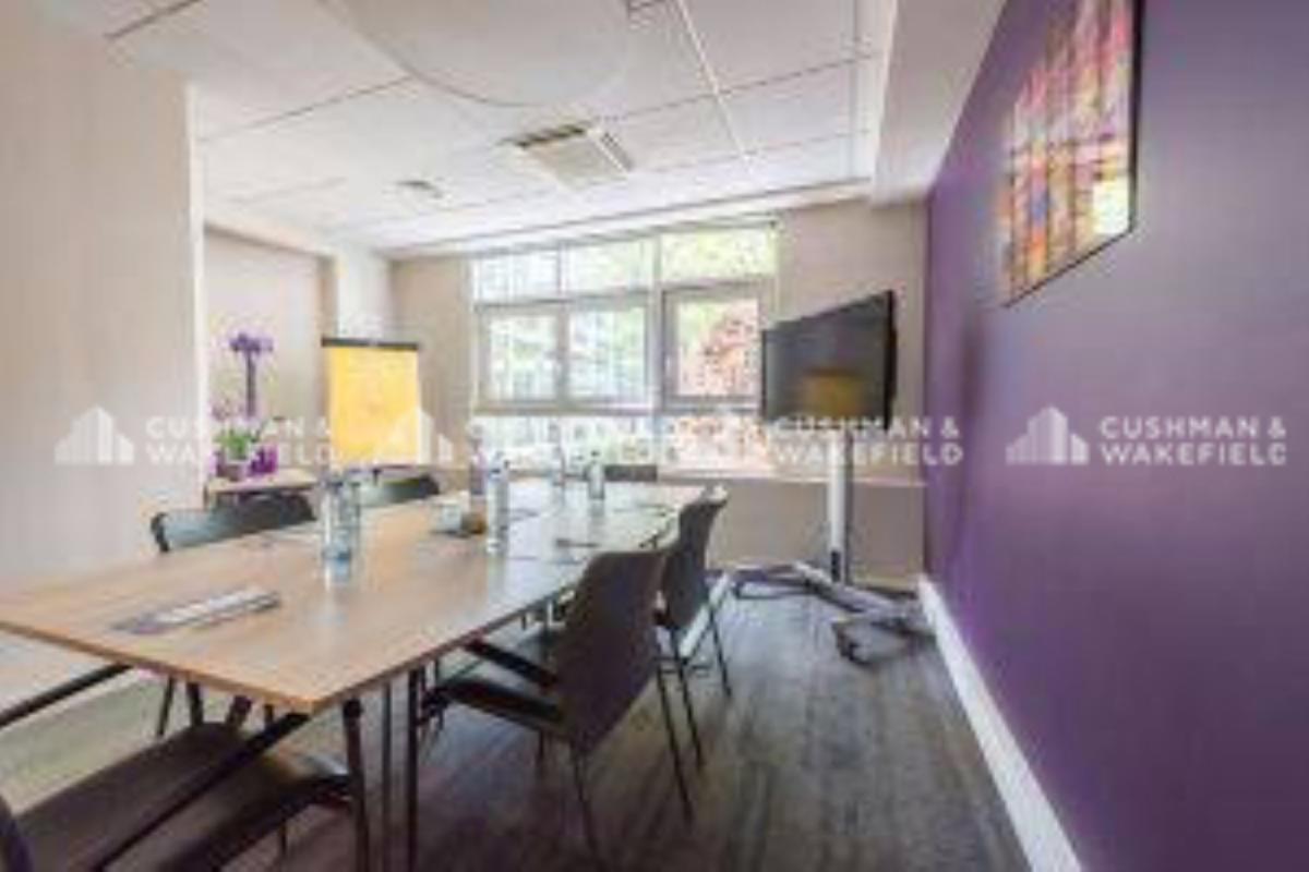 60 Avenue Charles De Gaulle, Neuilly-sur-Seine to rent Building Photo- Image 1 of 15