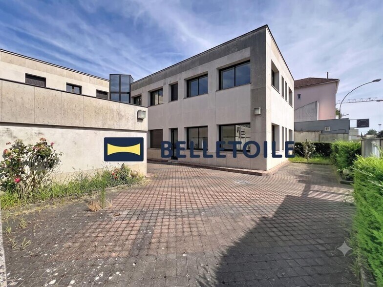 Office in Saint-Maur-des-Fossés for sale - Building Photo - Image 1 of 61