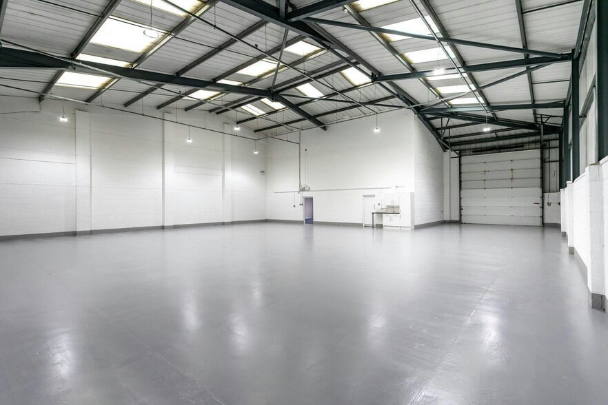 Wheatlea Rd, Wigan to rent - Building Photo - Image 2 of 9