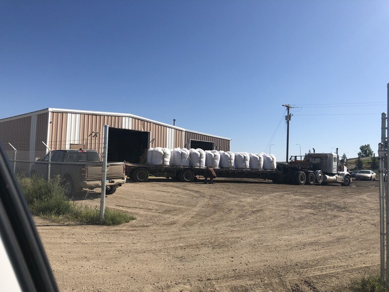 8786 39th St NW, New Town 58763