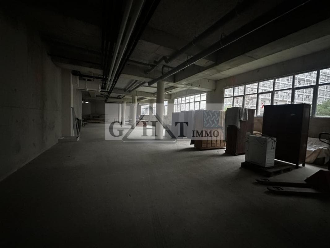 Industrial in Ivry-sur-Seine for sale Interior Photo- Image 1 of 6
