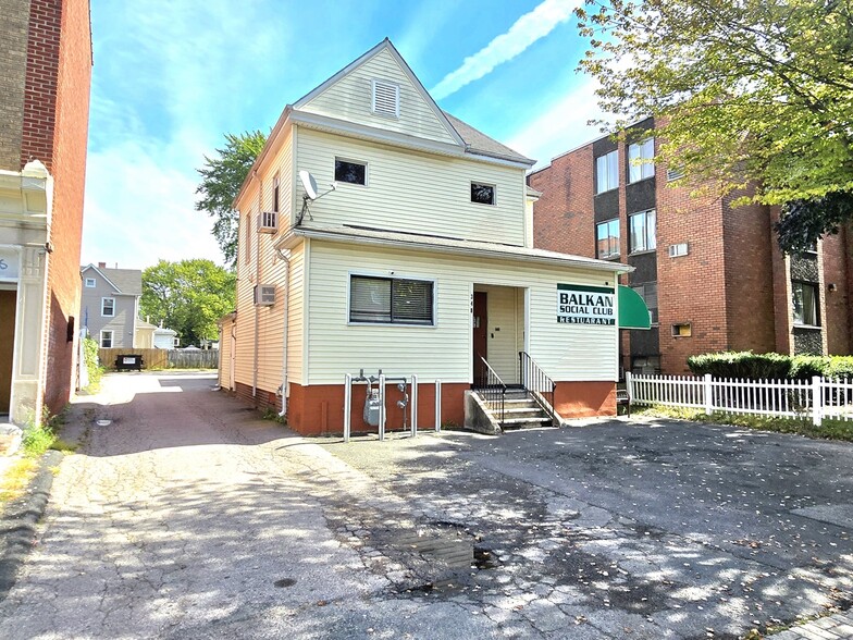 348 Franklin Ave, Hartford, CT for sale - Building Photo - Image 1 of 30