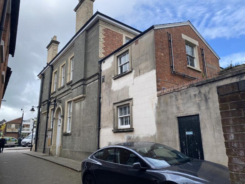 9 Corn Sq, Leominster to rent - Building Photo - Image 3 of 12