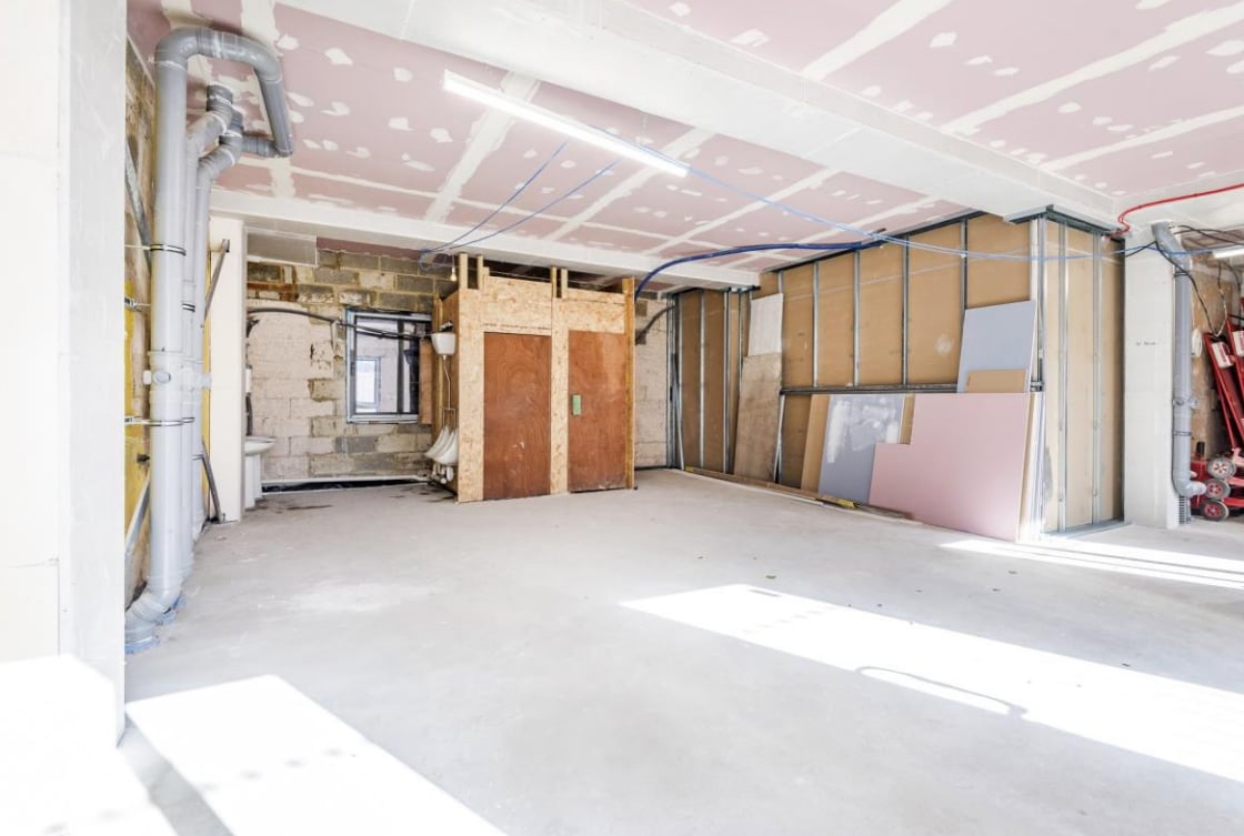 56 Chatfield Rd, London, LND SW11 3UL - Unit 2 -  - Interior Photo - Image 2 of 3