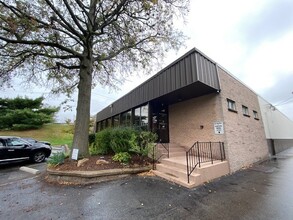 1155 N Warson Rd, Creve Coeur, MO for rent Building Photo- Image 1 of 13