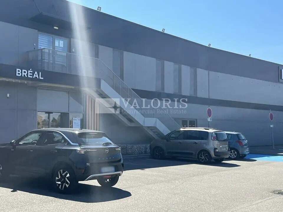 17 Avenue Général De Gaulle, Champagne-au-Mont-d'Or to rent Building Photo- Image 1 of 5