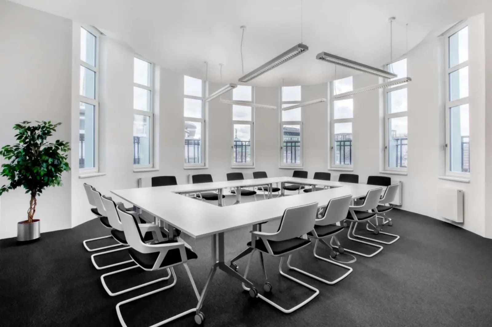Co-working Space in Argenteuil to rent Building Photo- Image 1 of 2
