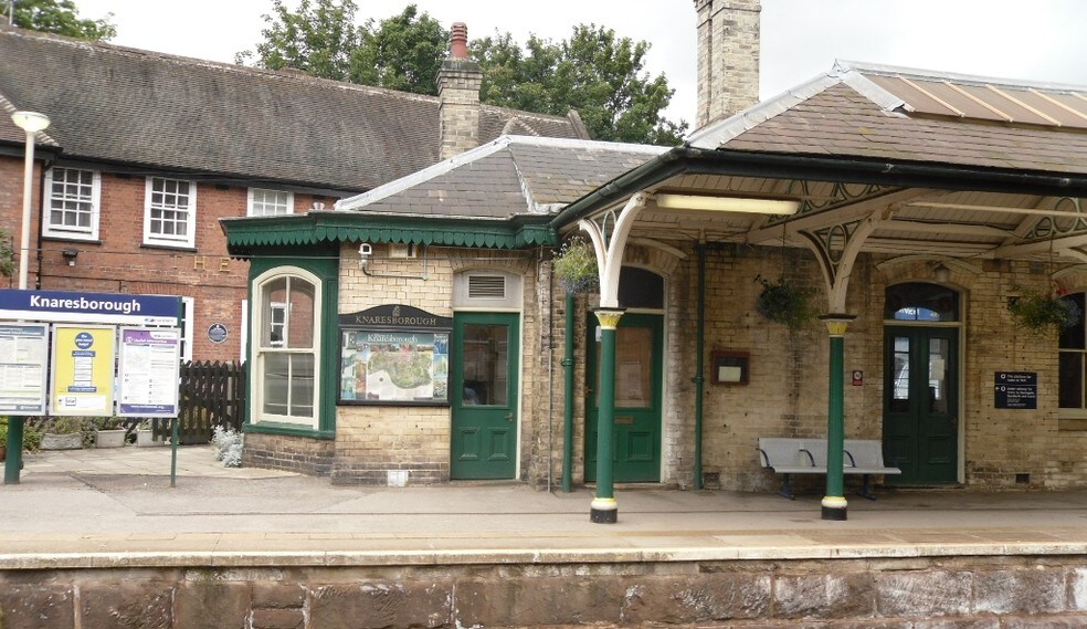 Station Rd, Knaresborough to rent - Primary Photo - Image 1 of 1