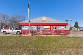 209 N 5th Ave E, Truman, MN for rent Building Photo- Image 2 of 34