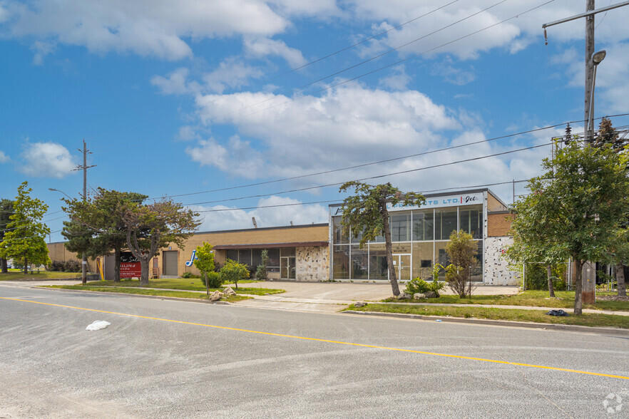 36-40 Milvan Dr, Toronto, ON for rent - Primary Photo - Image 1 of 4