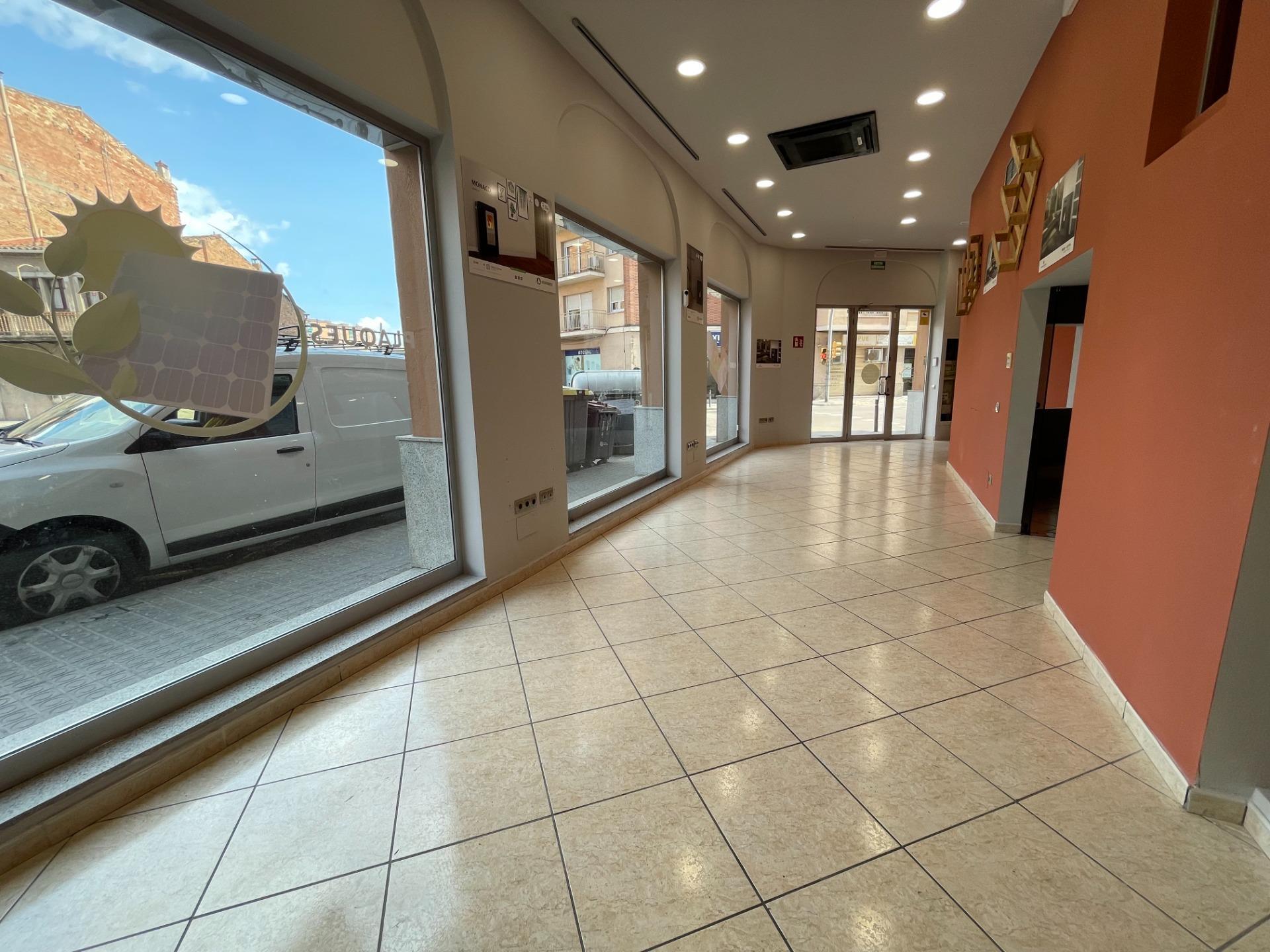 Retail in Manresa, Barcelona to rent Floor Plan- Image 1 of 5