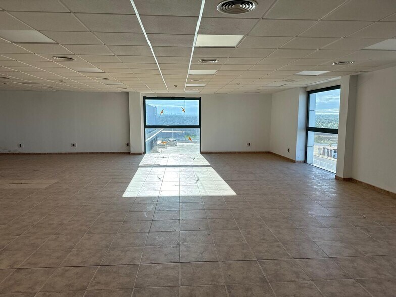 Polígono Parque Logístico, 4, Carmona, Sevilla to rent - Building Photo - Image 3 of 31