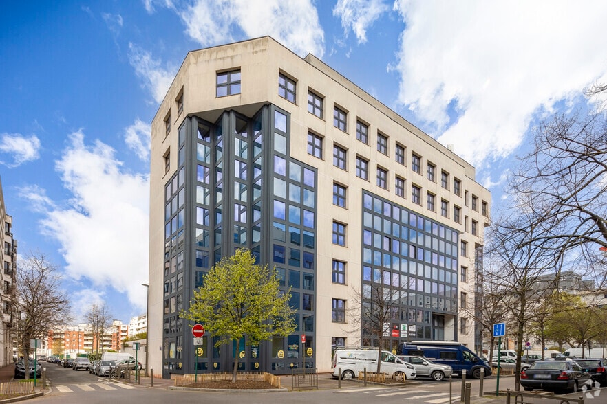 11-13 Rue Salomon De Rothschild, Suresnes for sale - Building Photo - Image 3 of 13
