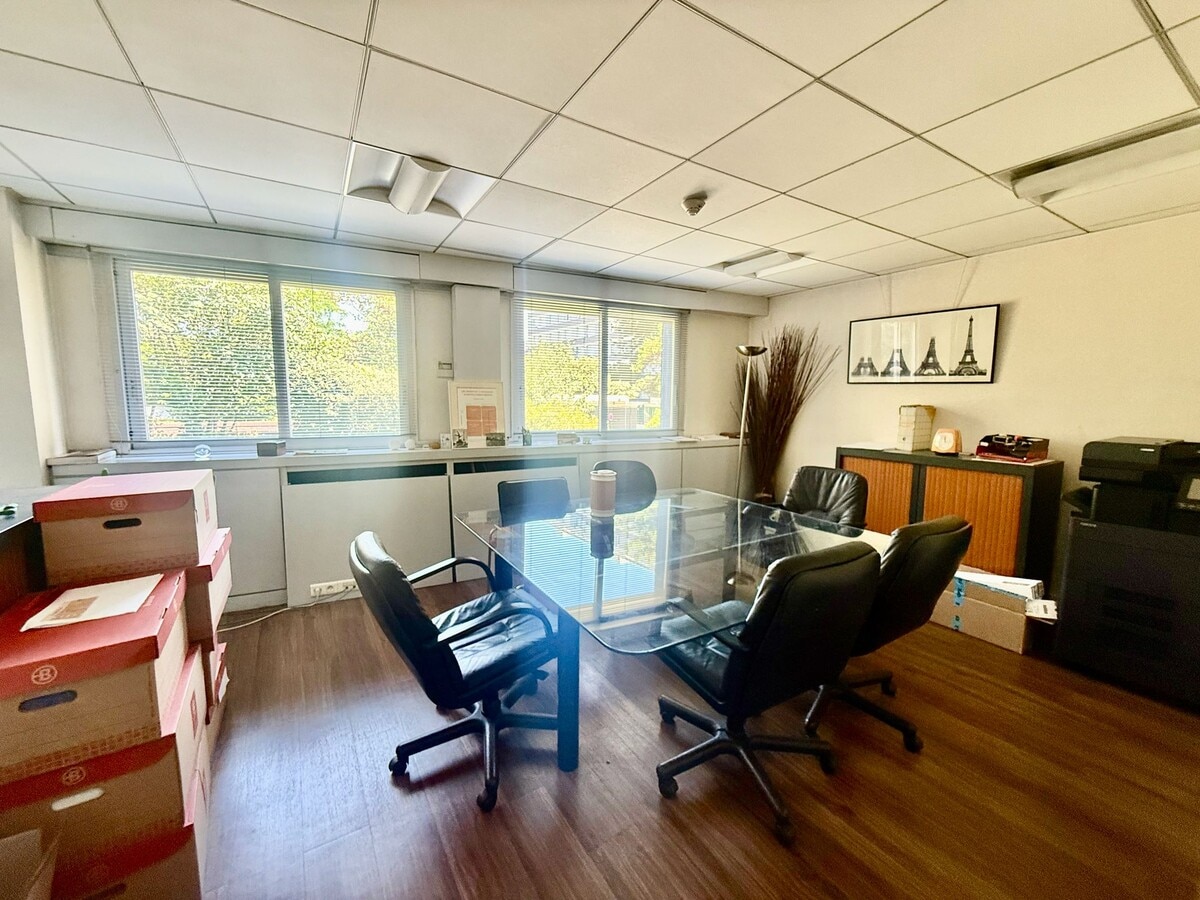 38 Rue Martre, Clichy, HDS 92110 -  -  - Interior Photo - Image 2 of 9