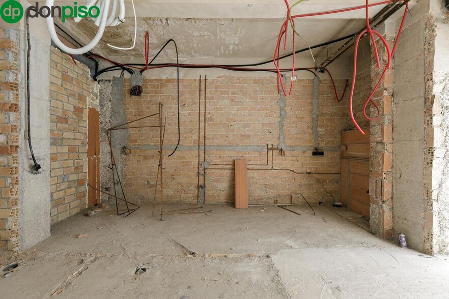 Calle Tierra del Fuego, 1-1, Granada, Granada for sale - Interior Photo - Image 3 of 7