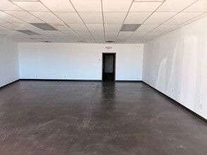 800-828 W Edmond Rd, Edmond, OK to rent Interior Photo- Image 1 of 3