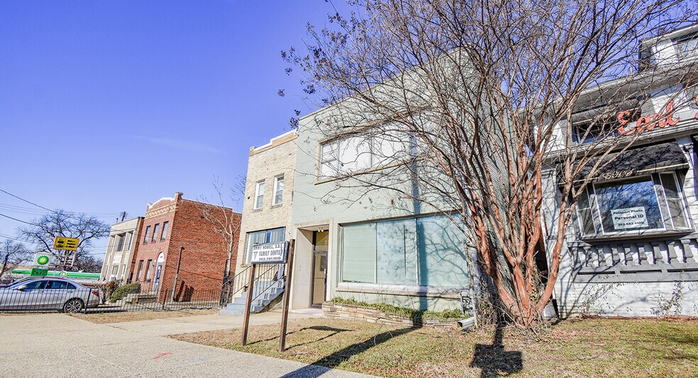 2524 Pennsylvania Ave SE, Washington, DC for sale - Building Photo - Image 1 of 2