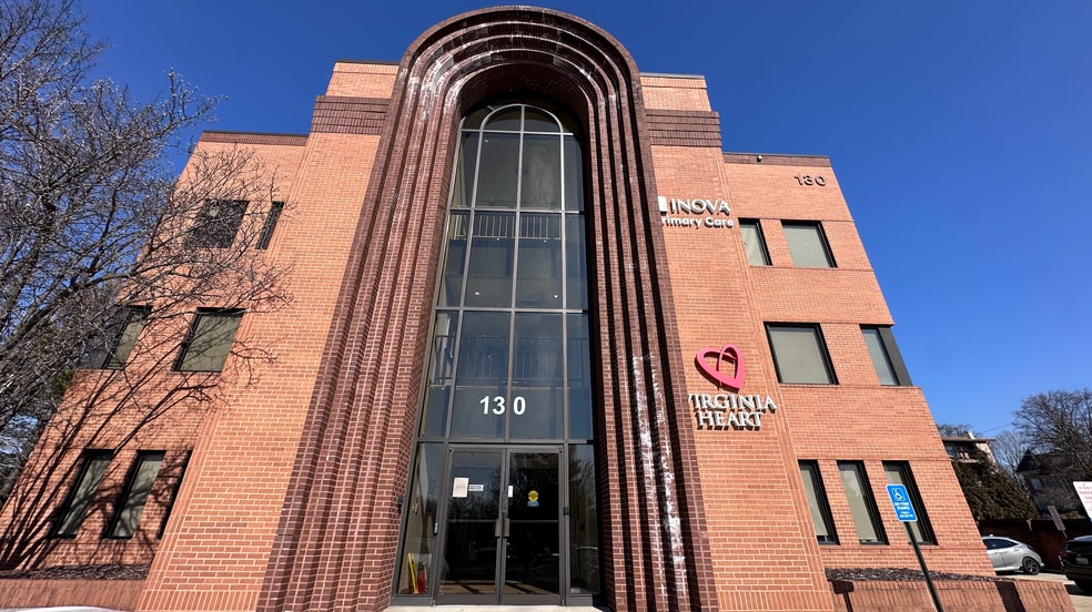 130 Park St SE, Vienna, VA to rent - Building Photo - Image 2 of 20