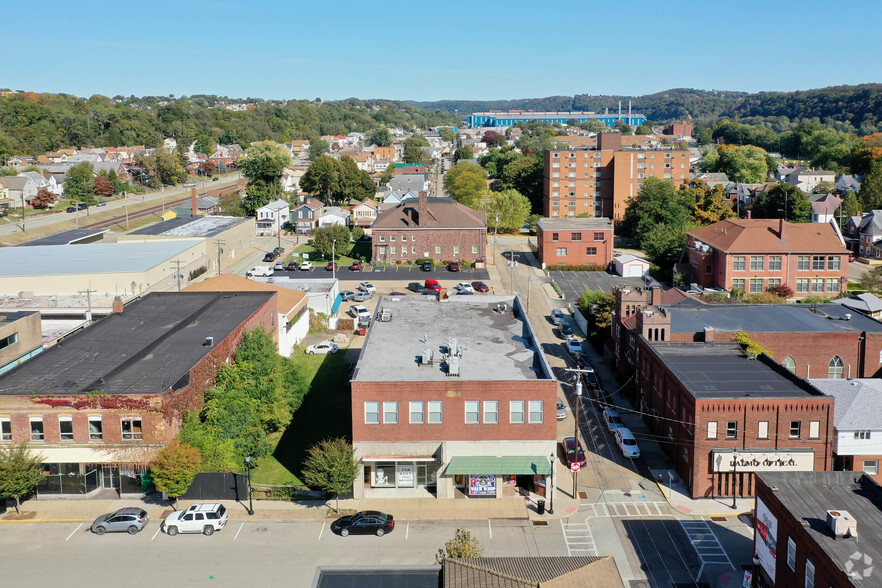 300 Corbet St, Tarentum, PA for rent - Aerial - Image 2 of 6