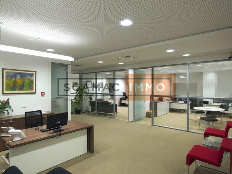 Office in Créteil to rent - Interior Photo - Image 2 of 4
