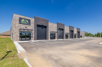 682-778 White Rd, Springdale, AR to rent Building Photo- Image 2 of 7