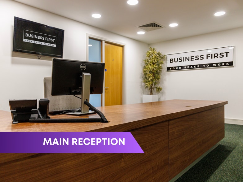 Cross St, Nelson to rent - Lobby - Image 3 of 33