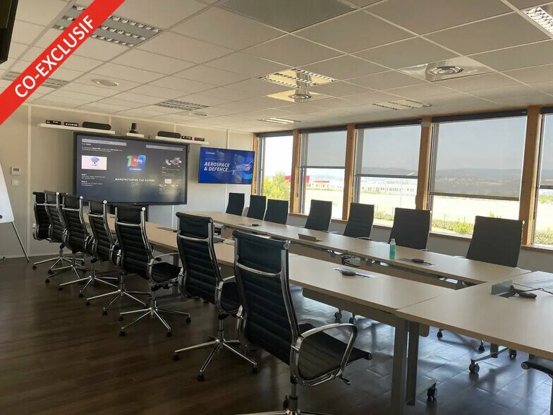 Office in Valence to rent - Building Photo - Image 3 of 6