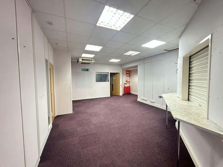 441 Lincoln Rd, Peterborough to rent - Interior Photo - Image 3 of 11