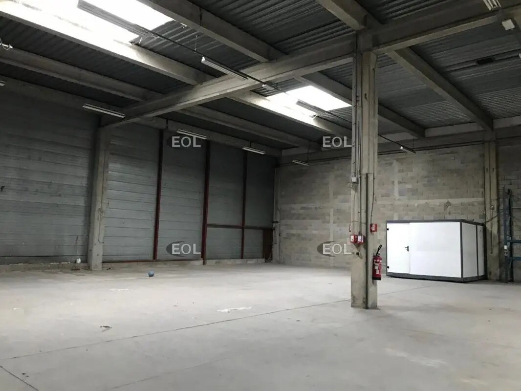Light Industrial in Vitrolles to rent Interior Photo- Image 1 of 5