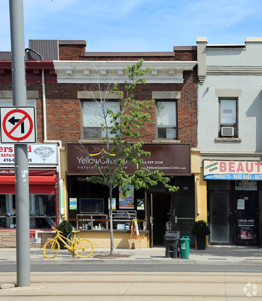 804 St Clair Ave W, Toronto, ON for rent - Primary Photo - Image 1 of 7