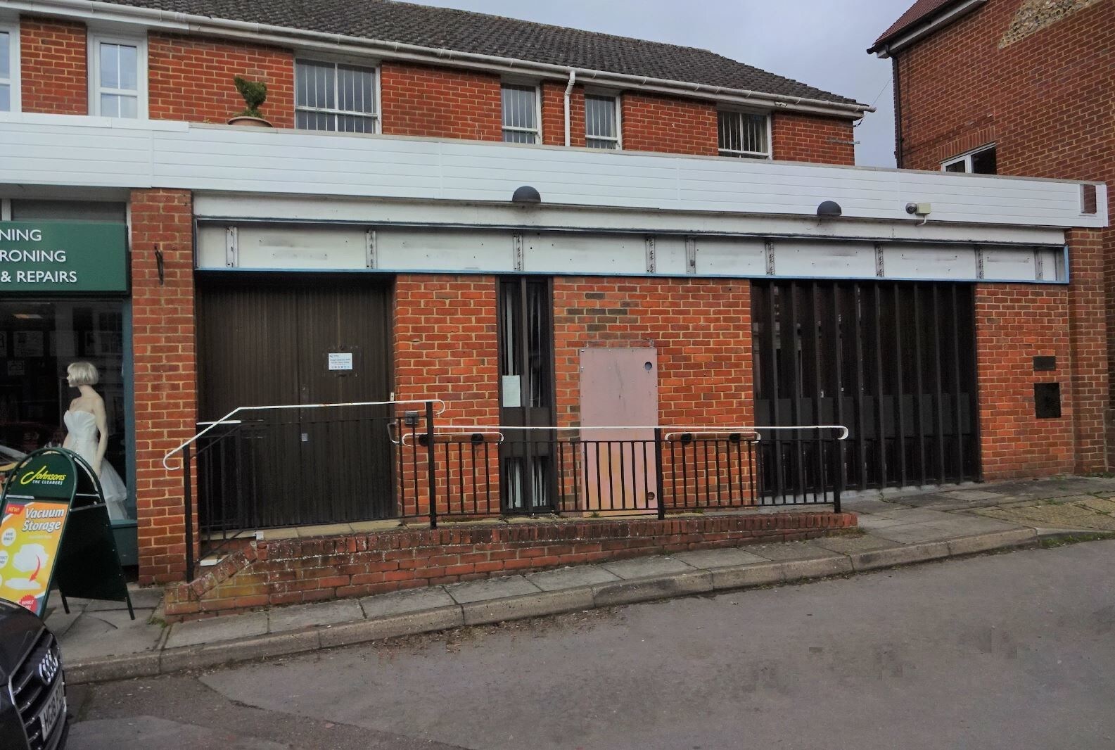 35 High St, Amesbury for sale Primary Photo- Image 1 of 1