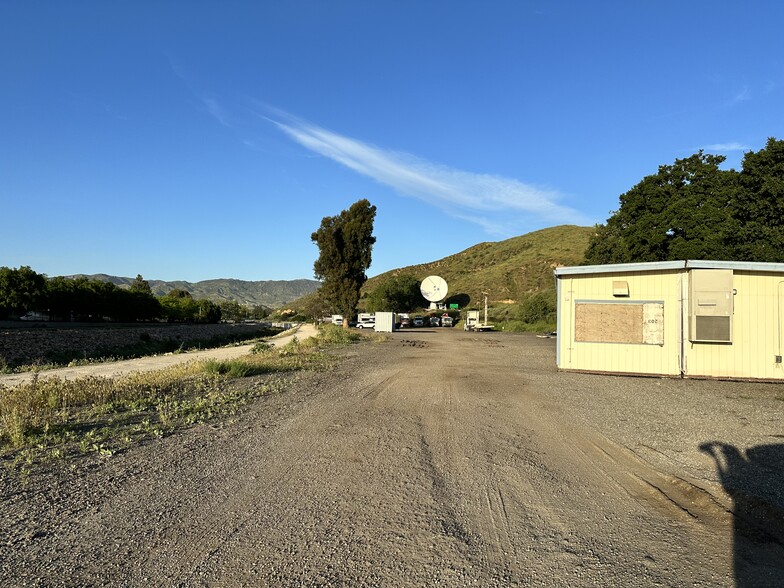 1750 S Tapo St, Simi Valley, CA for rent - Building Photo - Image 3 of 6