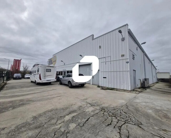 Location Local d'activités 1 080 m²