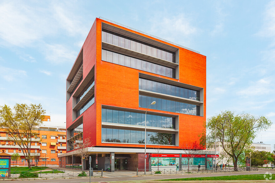 Office in Madrid, MAD for sale - Building Photo - Image 3 of 3