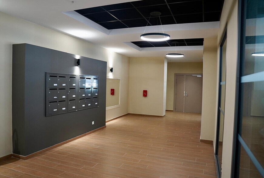 272 Ancien Chemin De Toulon, Sanary-sur-Mer for sale - Lobby - Image 3 of 9