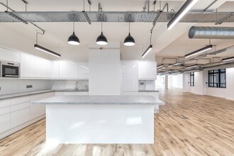 95 Aldwych, London to rent Interior Photo- Image 1 of 3