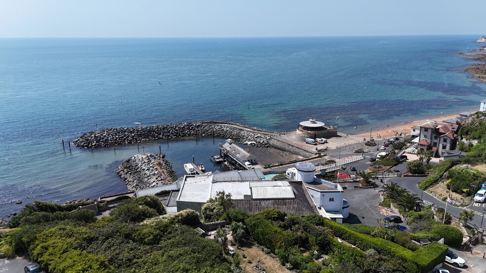 Pier St, Ventnor to rent - Aerial - Image 3 of 4