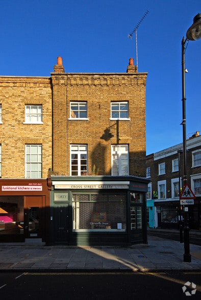 40 Cross St, London to rent - Building Photo - Image 2 of 6