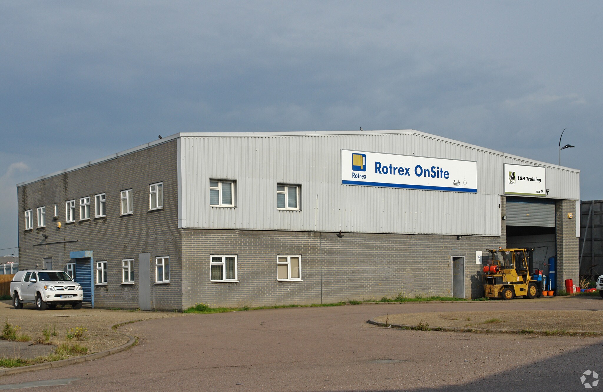 Manor Way, Rainham for sale Primary Photo- Image 1 of 1