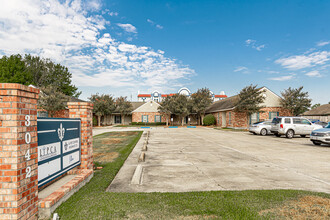 3042 Old Forge Dr, Baton Rouge, LA for rent Building Photo- Image 1 of 32