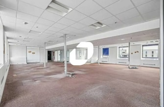 Office in Antony to rent Interior Photo- Image 1 of 22