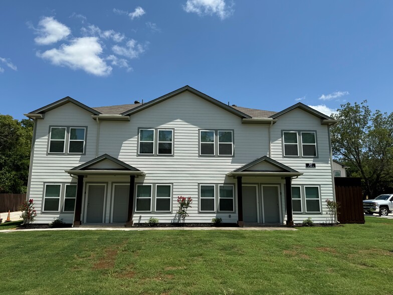 207 W Cloud St, Gainesville, TX for sale - Building Photo - Image 1 of 37