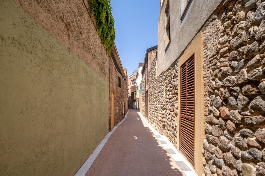 Plaça Olles, 14, Granollers, Barcelona to rent - Building Photo - Image 3 of 3