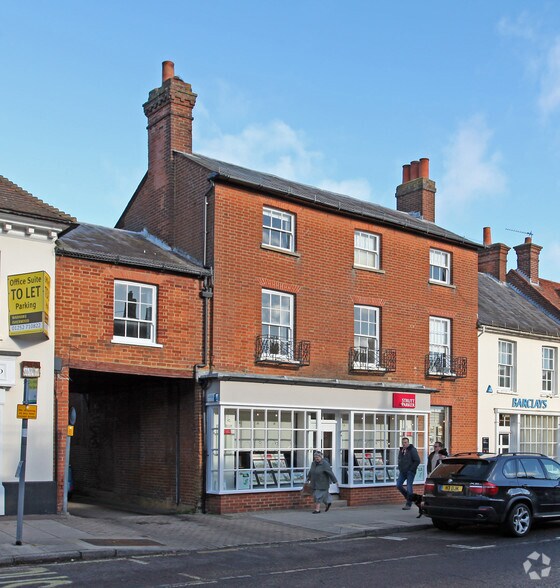 82 High St, Odiham for sale - Primary Photo - Image 1 of 1