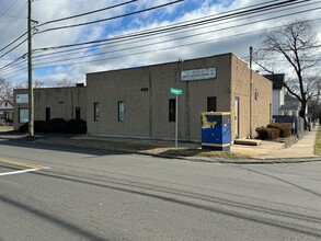 427-429 Honeyspot Rd, Stratford, CT for rent Building Photo- Image 1 of 38