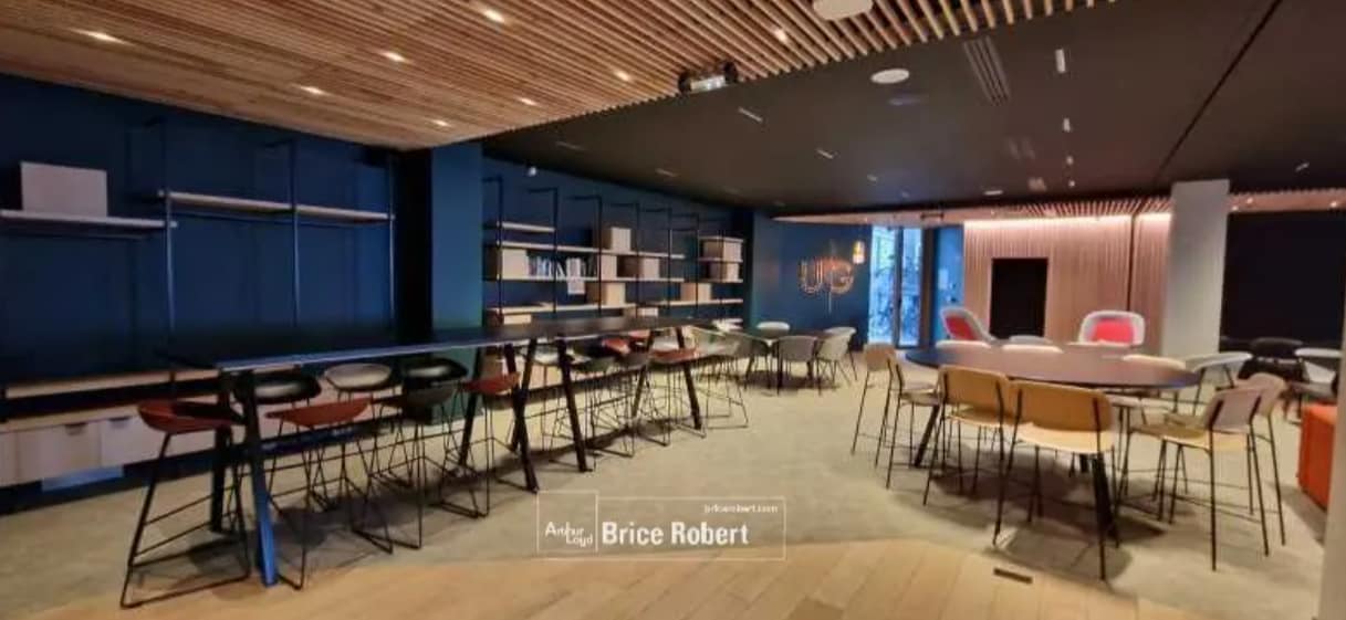 Office in Lyon to rent Interior Photo- Image 1 of 6