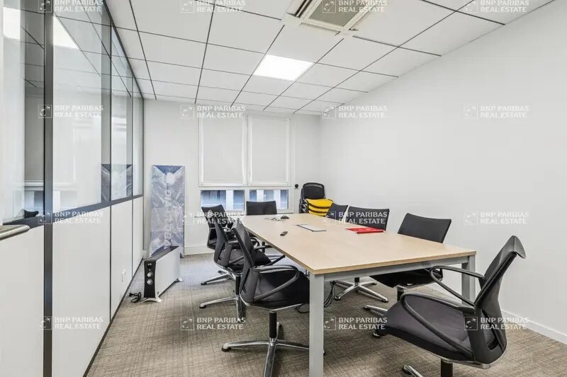 Office in Arcueil to rent - Interior Photo - Image 2 of 9