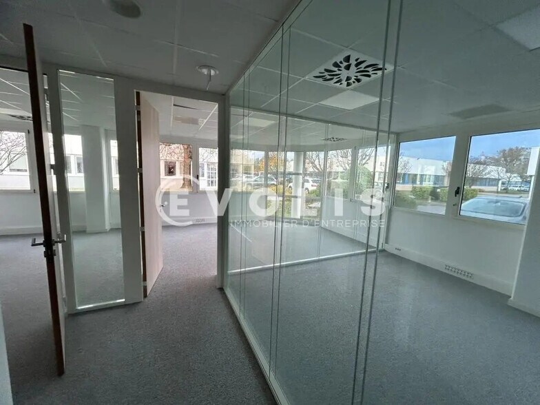 Office in Mérignac to rent - Interior Photo - Image 3 of 7
