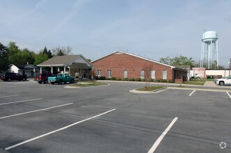 153 E Mclean St, Saint Pauls, NC for rent Building Photo- Image 1 of 3