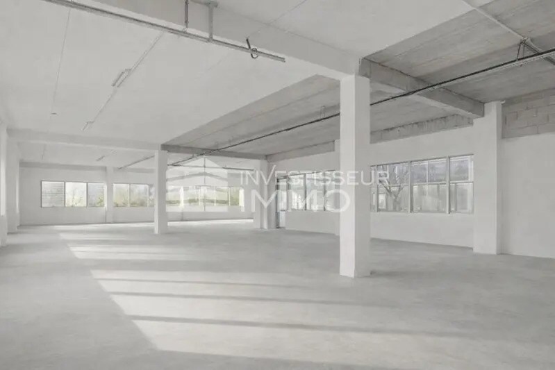 Light Industrial in Les Ulis to rent Interior Photo- Image 1 of 5